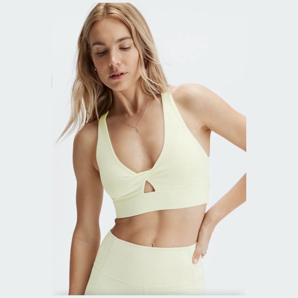 Fabletics Oasis Twist Front Sports Bra - Luminous Yellow